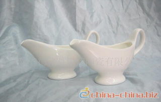 批发供应酒店陶瓷盘子 碟子 碗 等日用品 汁斗